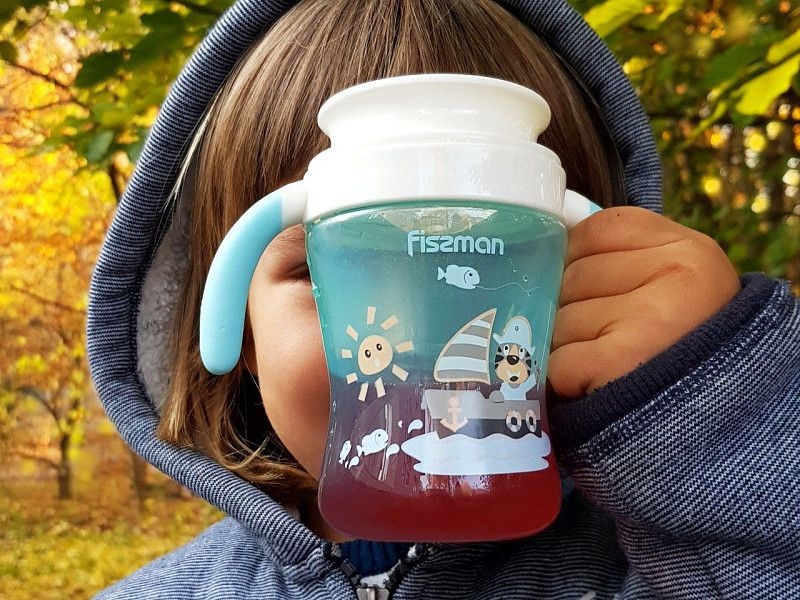 КАК НАУЧИТЬ РЕБЕНКА ПИТЬ ИЗ ВЗРОСЛОЙ КРУЖКИ?