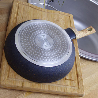 Сковорода для жарки BLACK COSMIC 28x5,4 см (алюминий)